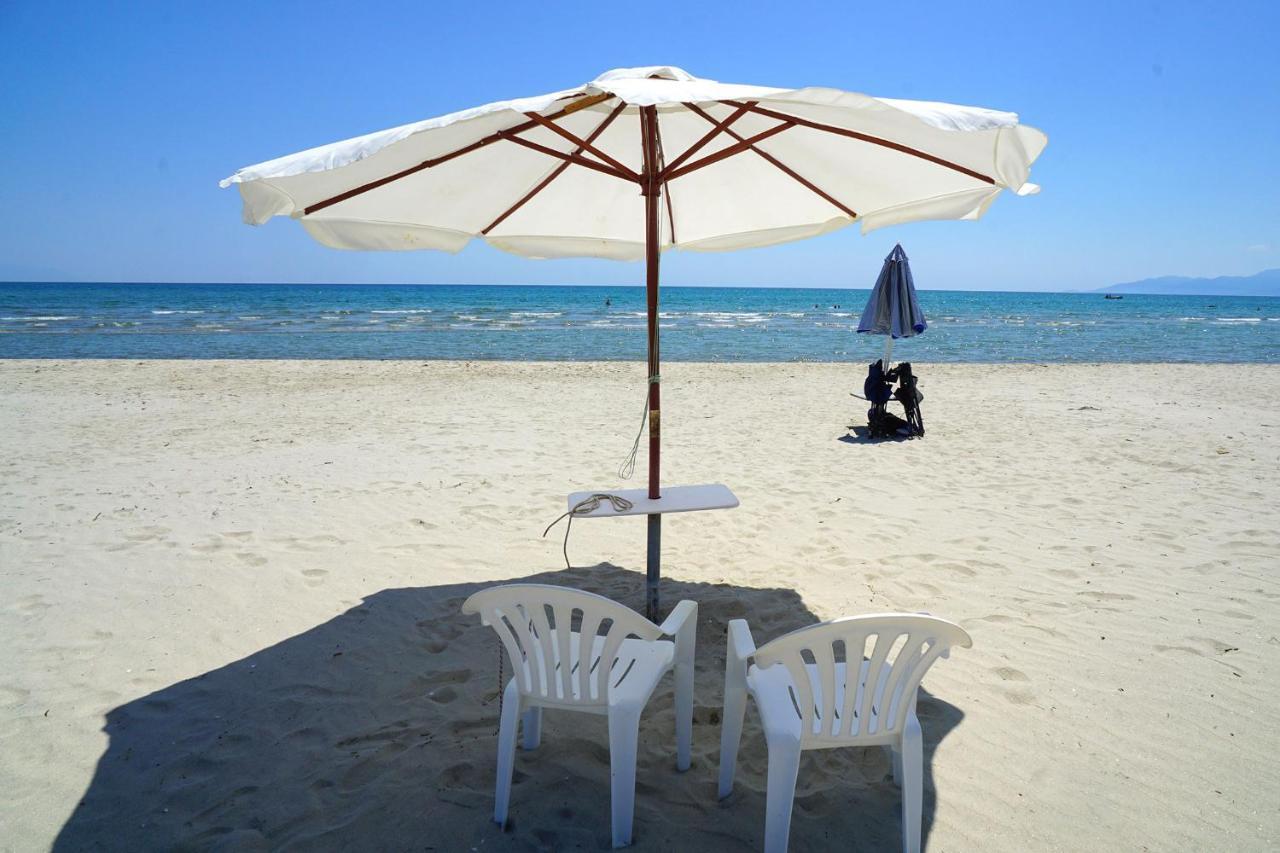 Villa Dolphins House à Paralia Avdhiron Extérieur photo