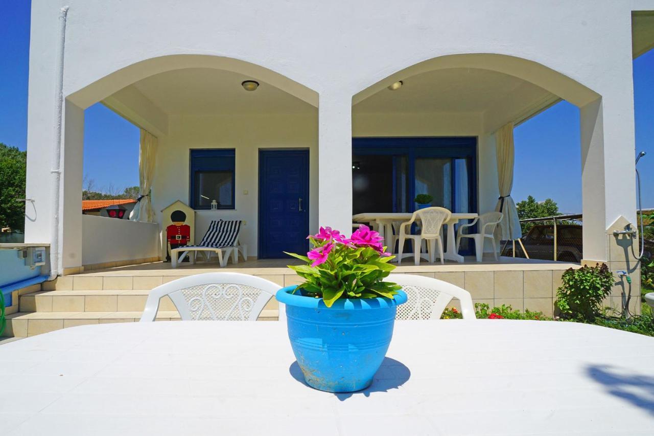 Villa Dolphins House à Paralia Avdhiron Extérieur photo